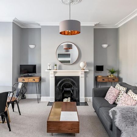 Modern & Spacious 2 Bedroom Maisonette バース エクステリア 写真