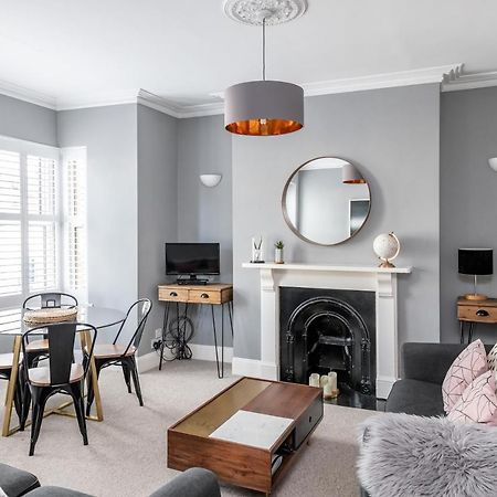 Modern & Spacious 2 Bedroom Maisonette バース エクステリア 写真