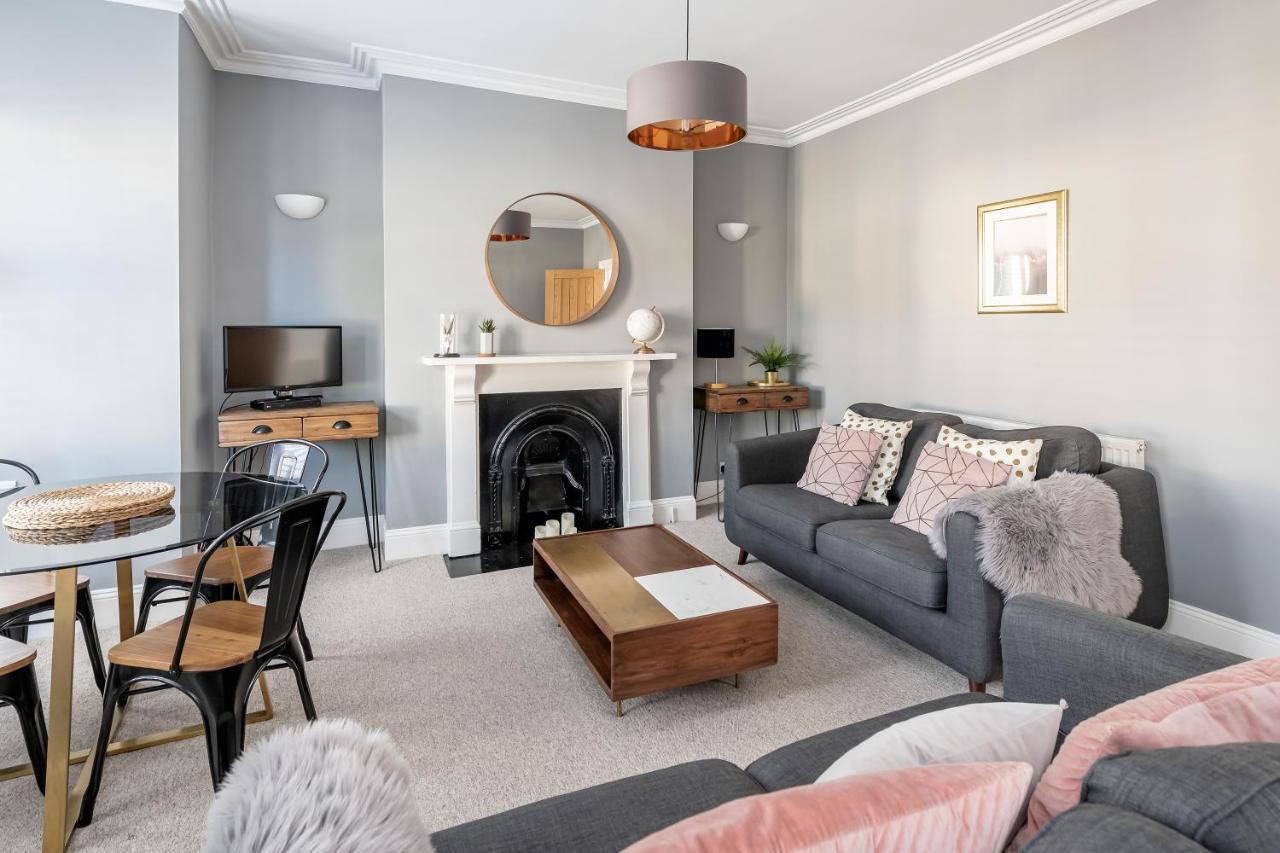 Modern & Spacious 2 Bedroom Maisonette バース エクステリア 写真